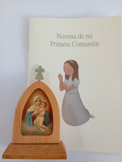 Novena de Mi primera comunión niña  ( 21cmx14.50cm mas un capilla de 13cmx8.50cm )